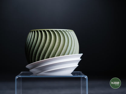 Jardinière Sonar, vert sur soucoupe blanche.